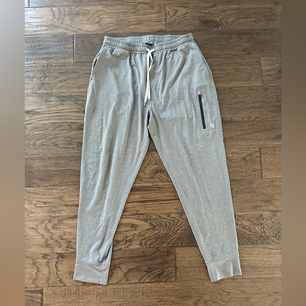 Listing for @derekuyemura Four Pairs Men’s Large Vuori Joggers